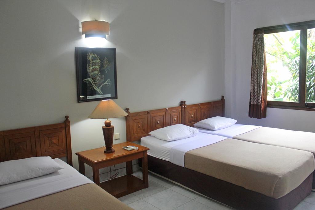 Hotel Winotosastro Garden Yogyakarta Oda fotoğraf