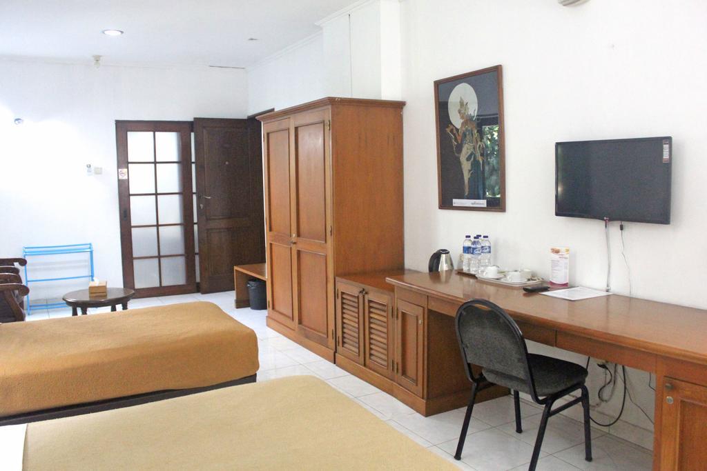 Hotel Winotosastro Garden Yogyakarta Dış mekan fotoğraf